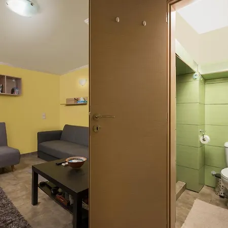 Splatzia Central Cozy Studio חאניה